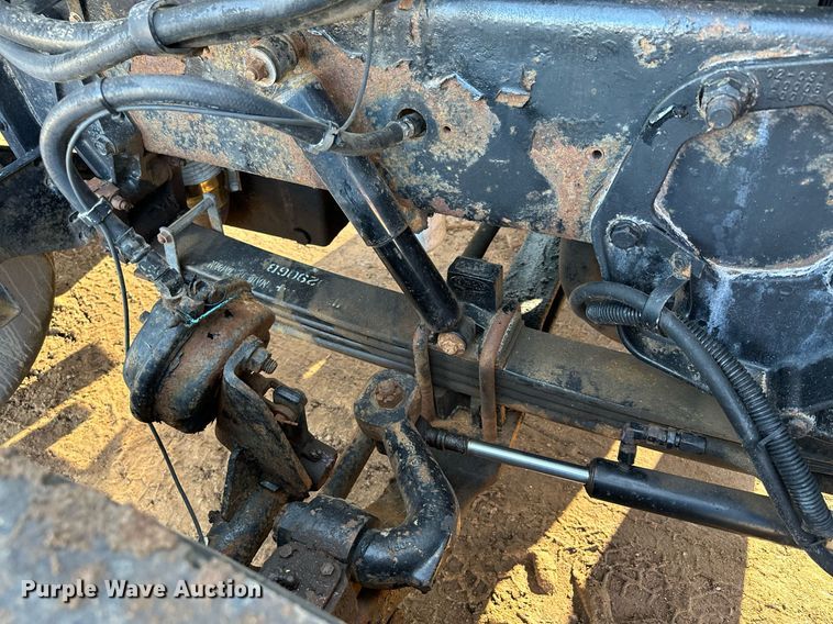 image for item MQ9530 2005 Peterbilt 357  semi truck