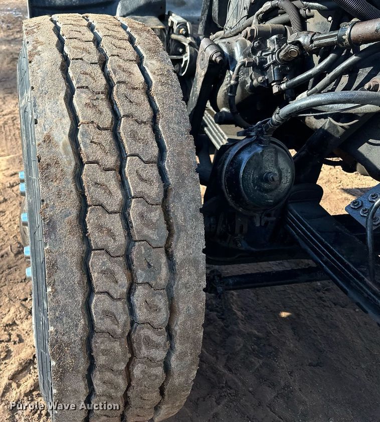 image for item MQ9530 2005 Peterbilt 357  semi truck