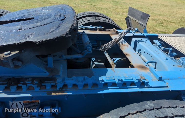 image for item MX9417 2023 Peterbilt 389  semi truck