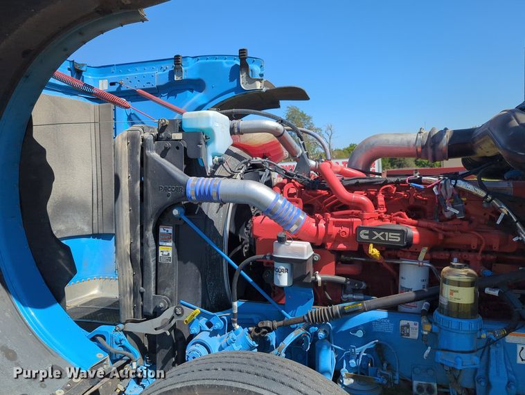 image for item MX9417 2023 Peterbilt 389  semi truck