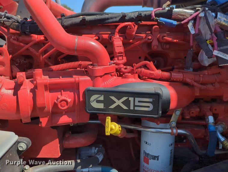 image for item MX9417 2023 Peterbilt 389  semi truck