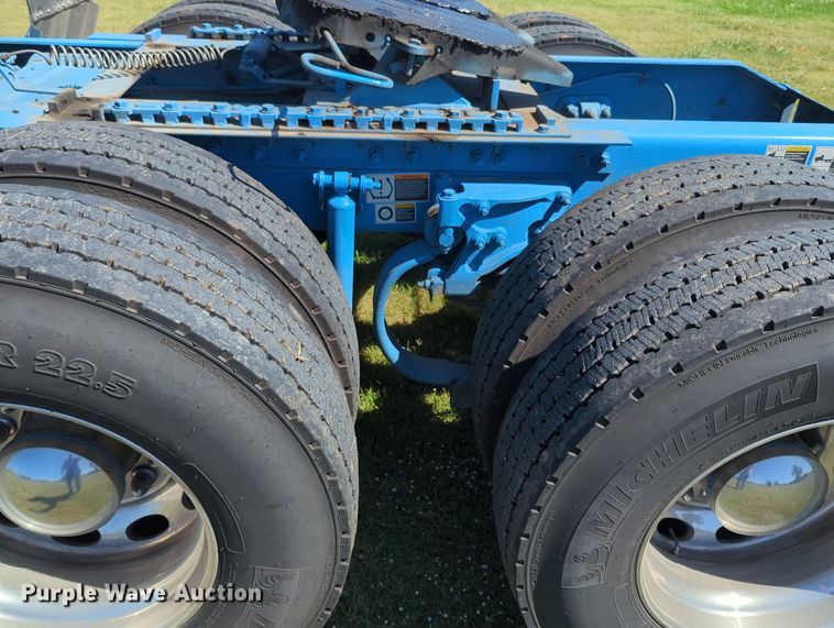 image for item MX9417 2023 Peterbilt 389  semi truck