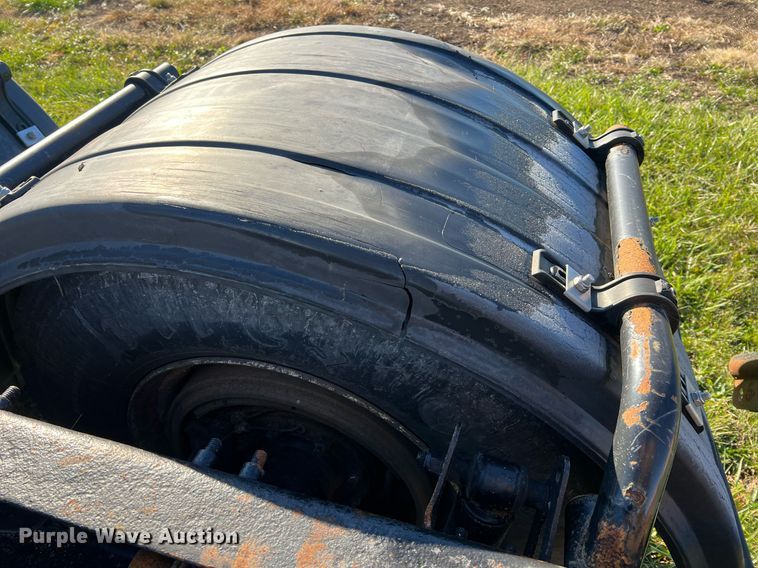 image for item NI9122 2001 Volvo VN Series  semi truck