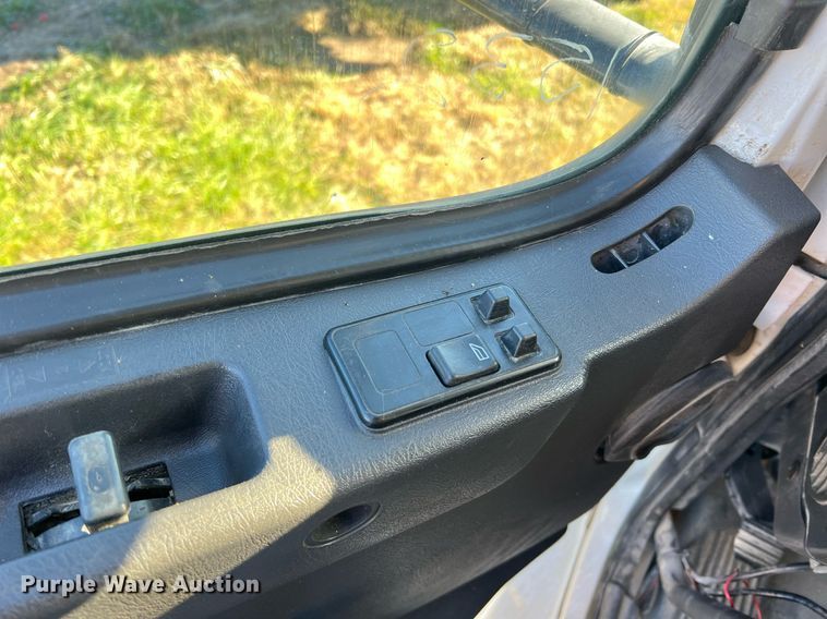 image for item NI9122 2001 Volvo VN Series  semi truck