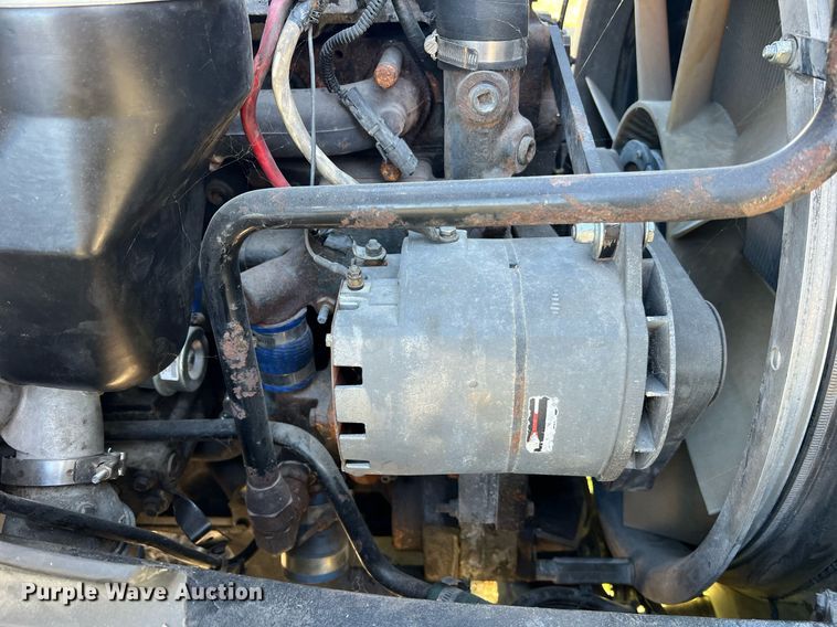 image for item NI9122 2001 Volvo VN Series  semi truck