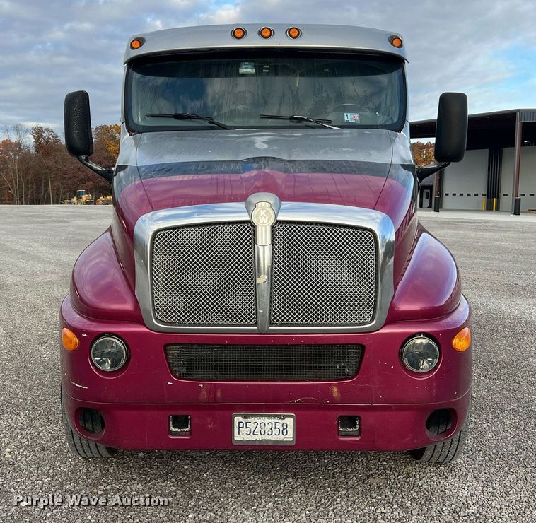 image for item NI9129 1997 Kenworth T2000  fuel truck