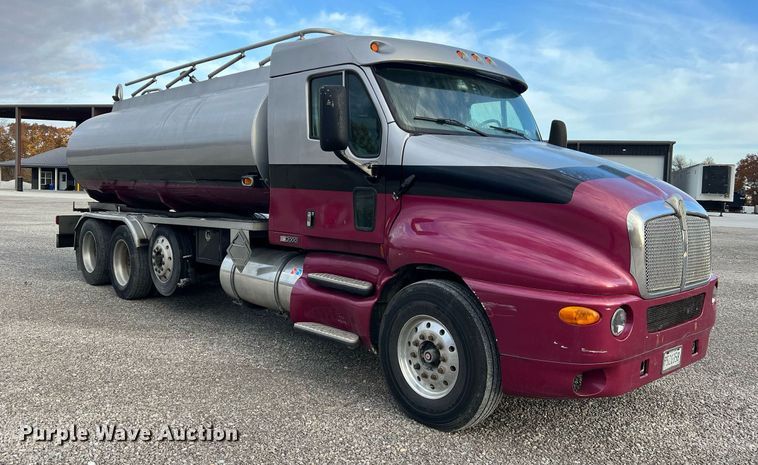 image for item NI9129 1997 Kenworth T2000  fuel truck