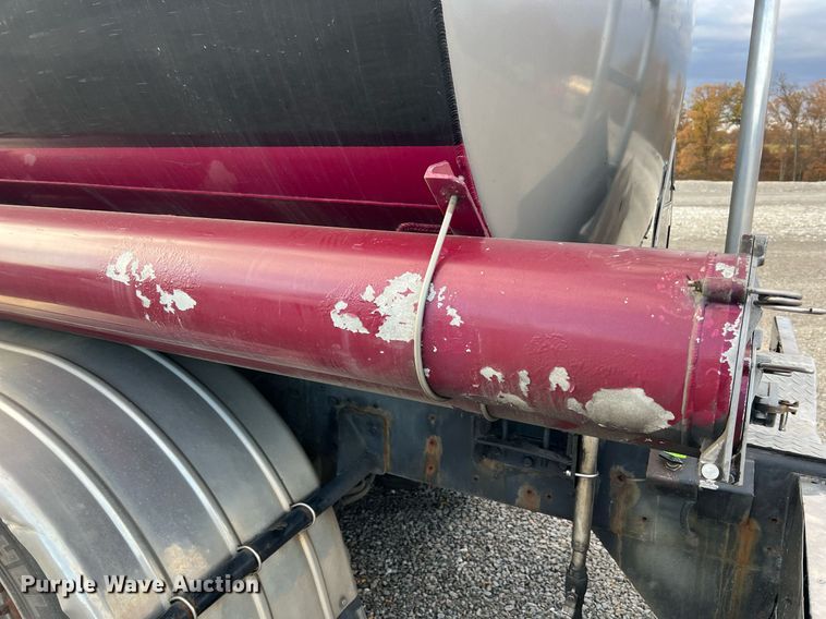 image for item NI9129 1997 Kenworth T2000  fuel truck