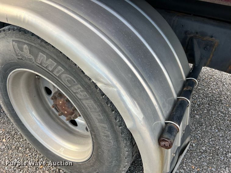 image for item NI9129 1997 Kenworth T2000  fuel truck