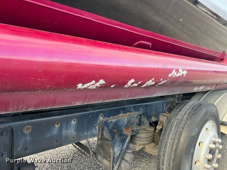 image for item NI9129 1997 Kenworth T2000  fuel truck