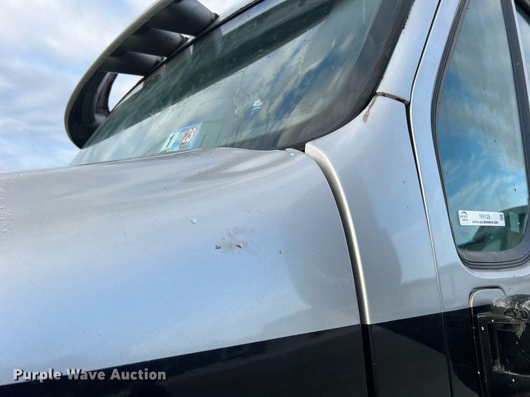 image for item NI9129 1997 Kenworth T2000  fuel truck