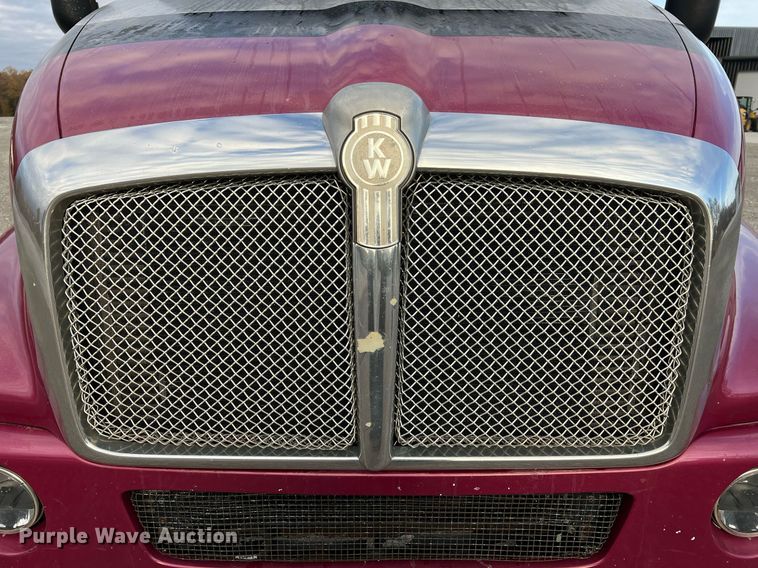 image for item NI9129 1997 Kenworth T2000  fuel truck