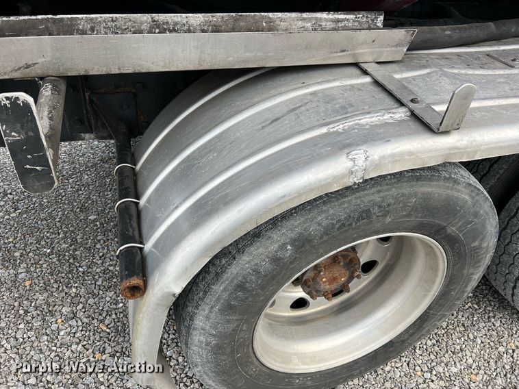 image for item NI9129 1997 Kenworth T2000  fuel truck