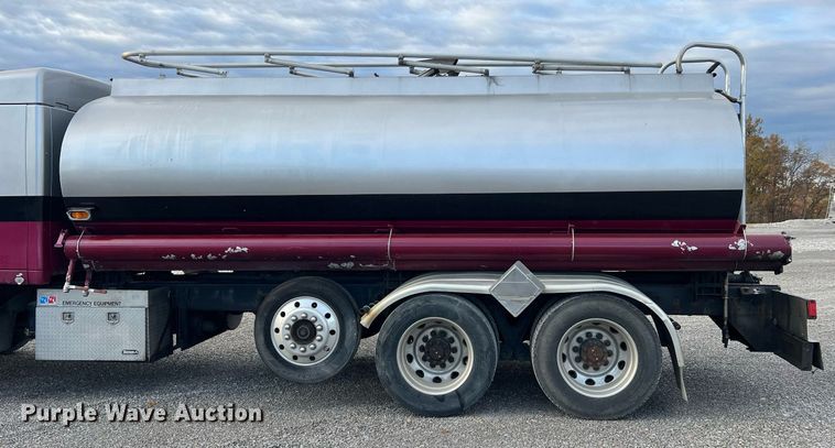 image for item NI9129 1997 Kenworth T2000  fuel truck