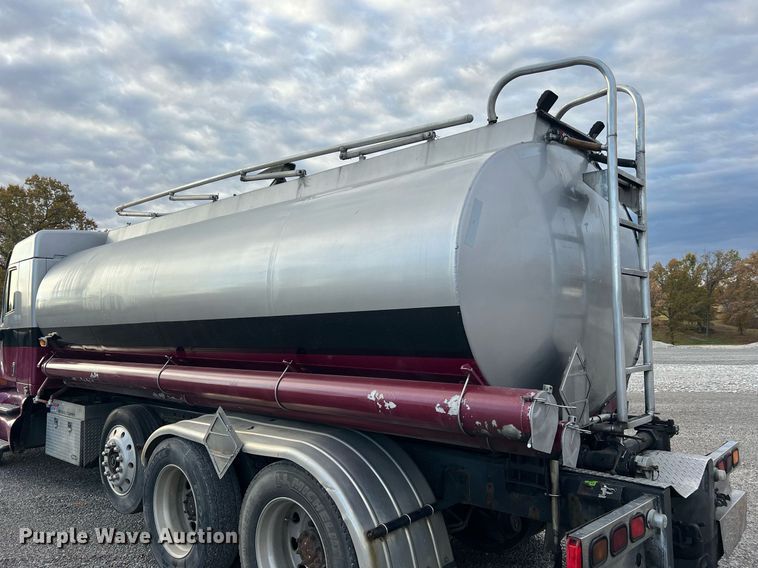 image for item NI9129 1997 Kenworth T2000  fuel truck