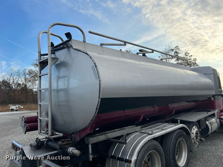 image for item NI9129 1997 Kenworth T2000  fuel truck