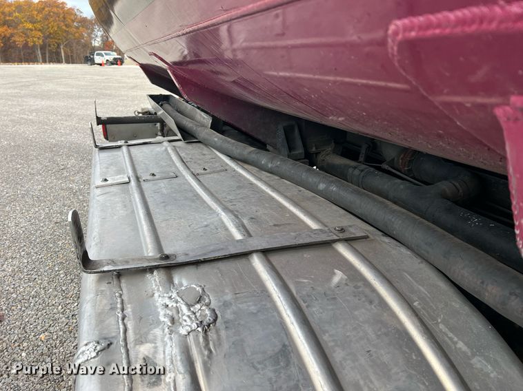 image for item NI9129 1997 Kenworth T2000  fuel truck