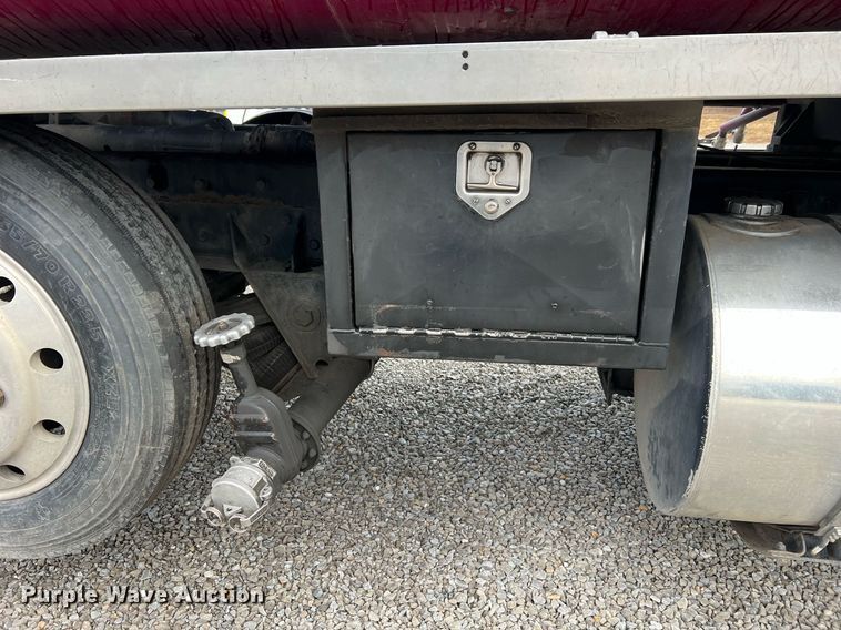 image for item NI9129 1997 Kenworth T2000  fuel truck