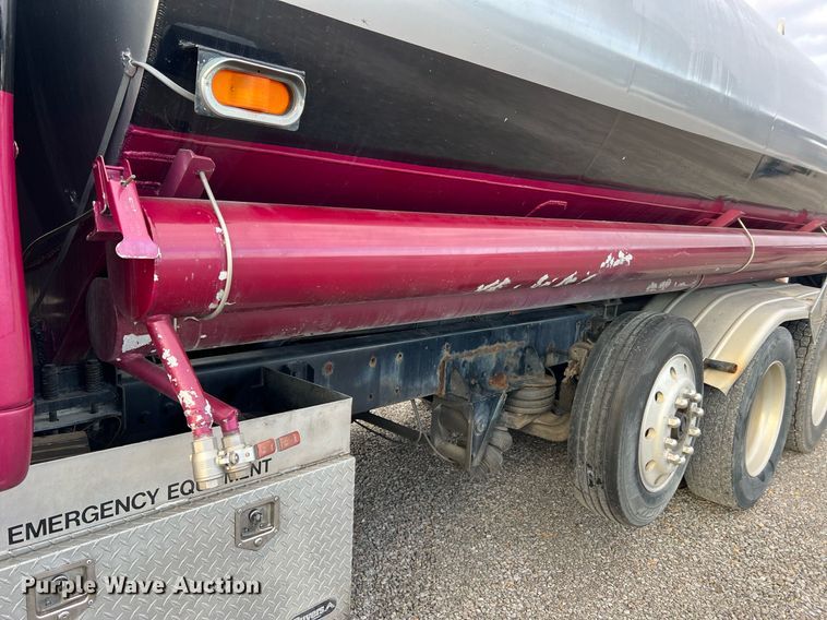 image for item NI9129 1997 Kenworth T2000  fuel truck