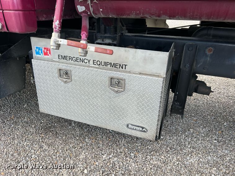 image for item NI9129 1997 Kenworth T2000  fuel truck