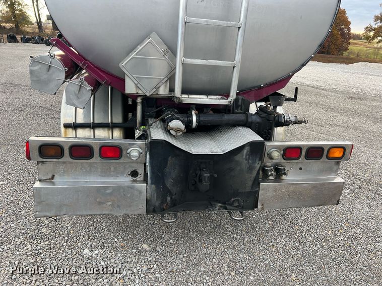 image for item NI9129 1997 Kenworth T2000  fuel truck