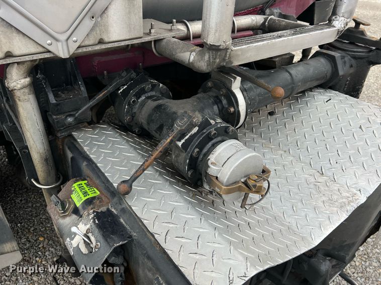 image for item NI9129 1997 Kenworth T2000  fuel truck