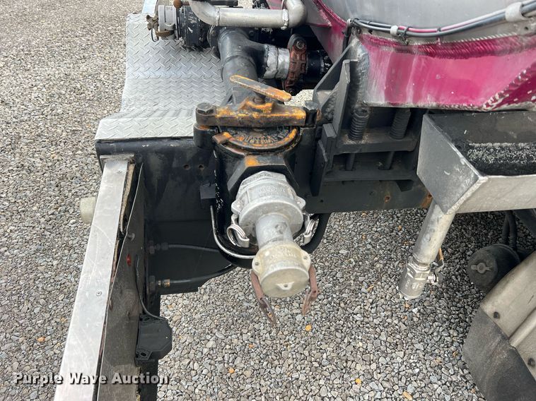 image for item NI9129 1997 Kenworth T2000  fuel truck