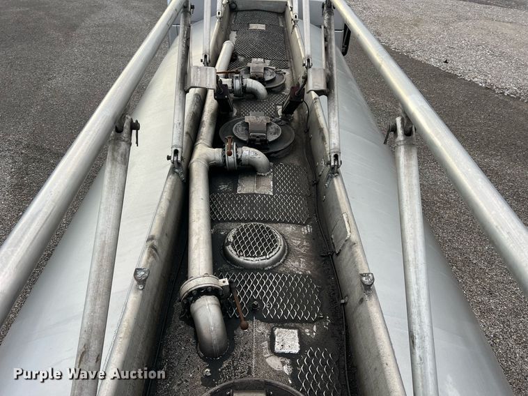 image for item NI9129 1997 Kenworth T2000  fuel truck