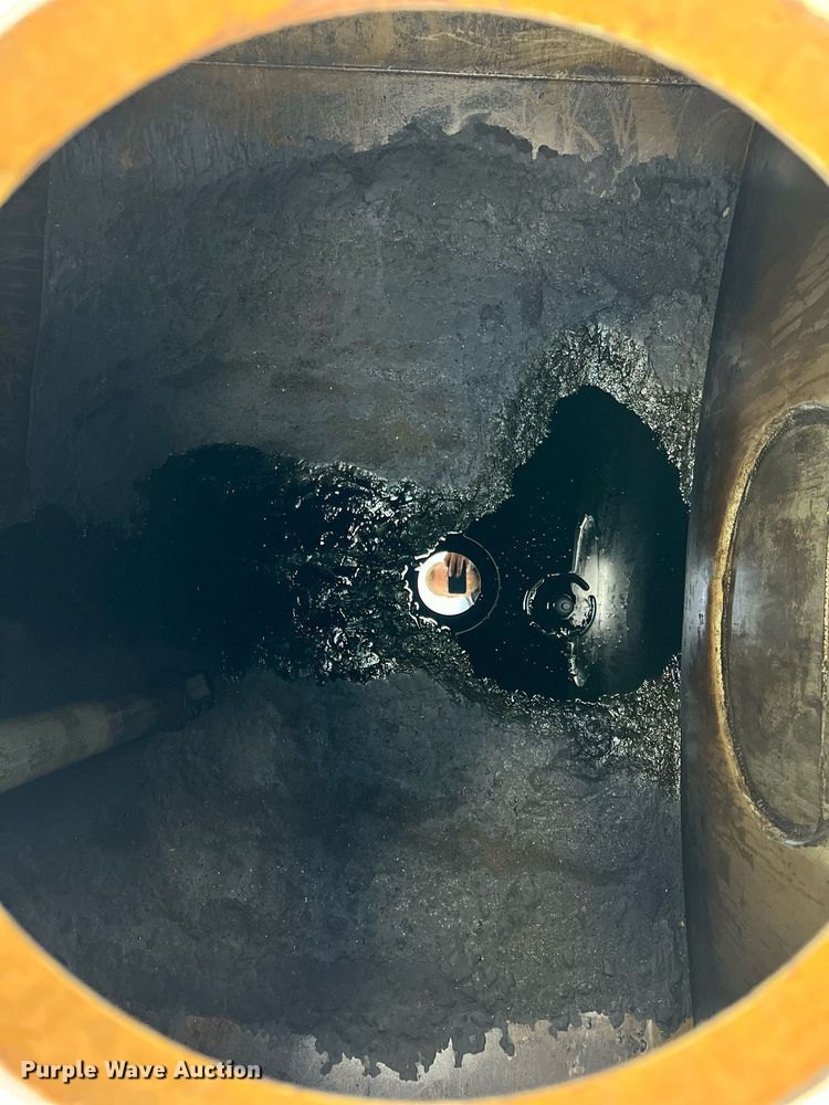 image for item NI9129 1997 Kenworth T2000  fuel truck