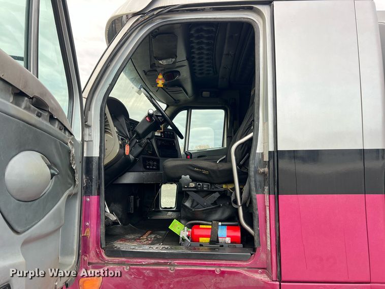 image for item NI9129 1997 Kenworth T2000  fuel truck