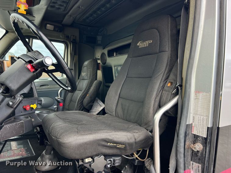 image for item NI9129 1997 Kenworth T2000  fuel truck