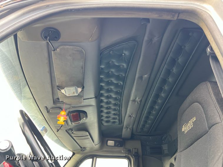 image for item NI9129 1997 Kenworth T2000  fuel truck