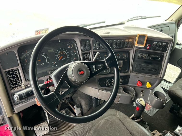 image for item NI9129 1997 Kenworth T2000  fuel truck