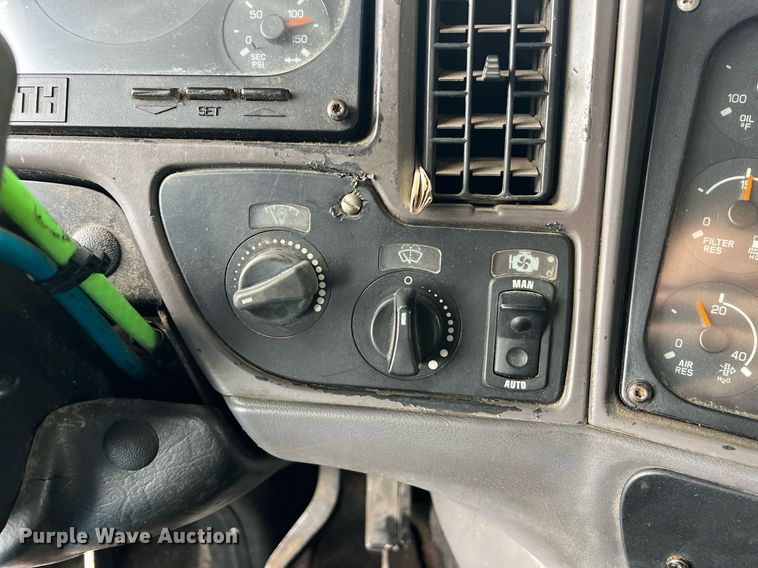 image for item NI9129 1997 Kenworth T2000  fuel truck