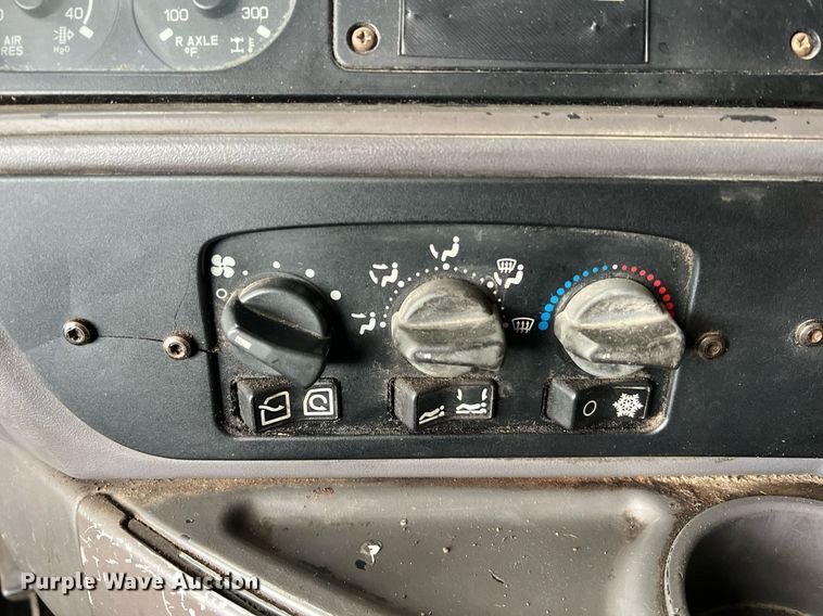 image for item NI9129 1997 Kenworth T2000  fuel truck