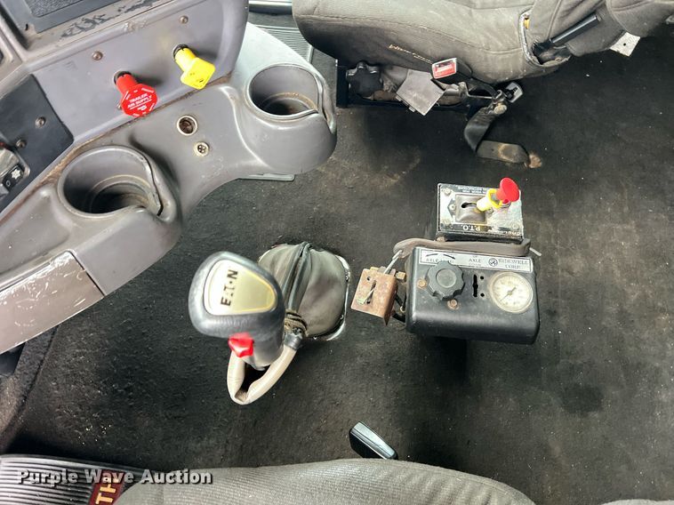 image for item NI9129 1997 Kenworth T2000  fuel truck