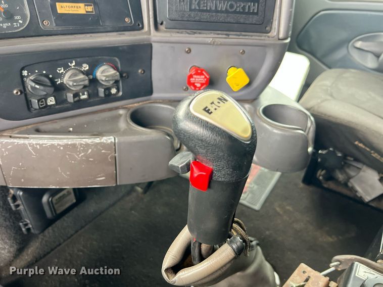 image for item NI9129 1997 Kenworth T2000  fuel truck