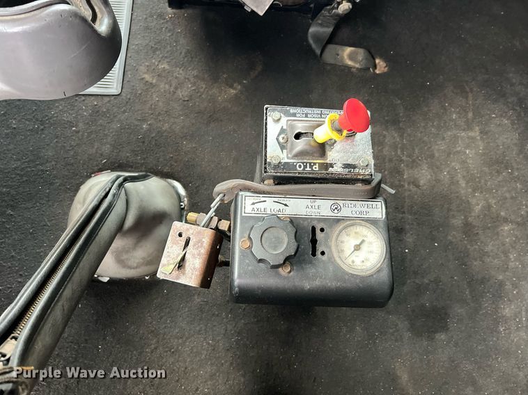 image for item NI9129 1997 Kenworth T2000  fuel truck