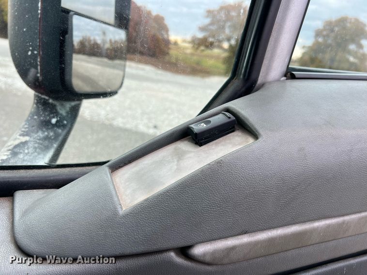 image for item NI9129 1997 Kenworth T2000  fuel truck