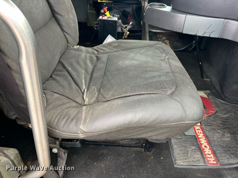 image for item NI9129 1997 Kenworth T2000  fuel truck