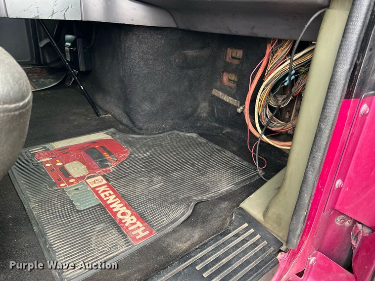 image for item NI9129 1997 Kenworth T2000  fuel truck