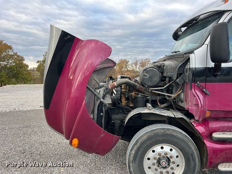 image for item NI9129 1997 Kenworth T2000  fuel truck