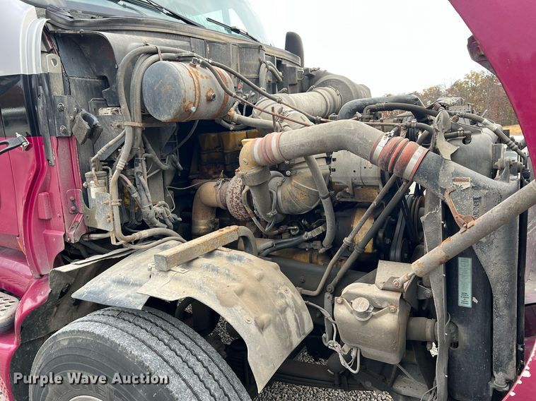 image for item NI9129 1997 Kenworth T2000  fuel truck