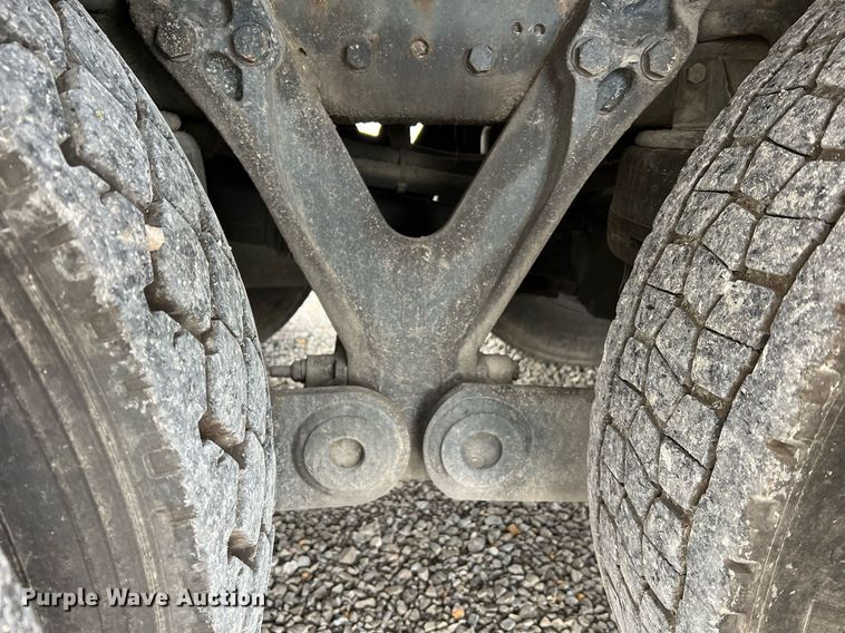 image for item NI9129 1997 Kenworth T2000  fuel truck