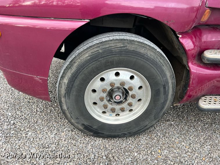 image for item NI9129 1997 Kenworth T2000  fuel truck