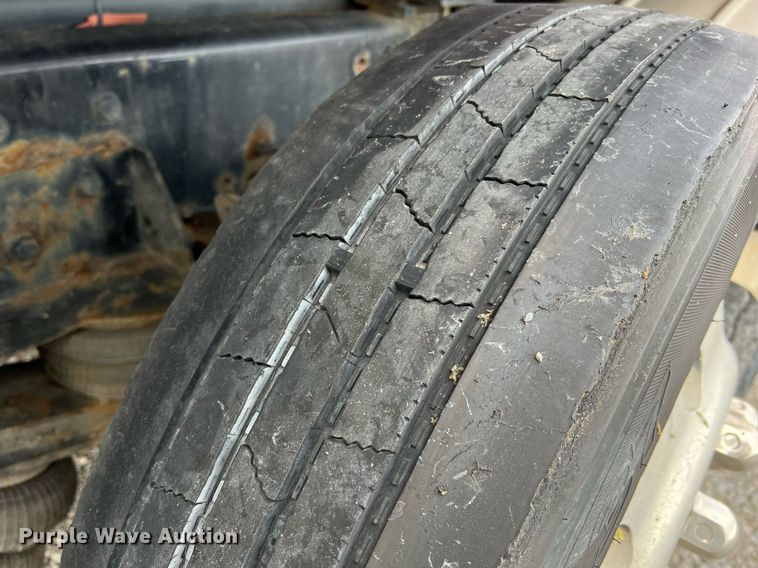 image for item NI9129 1997 Kenworth T2000  fuel truck