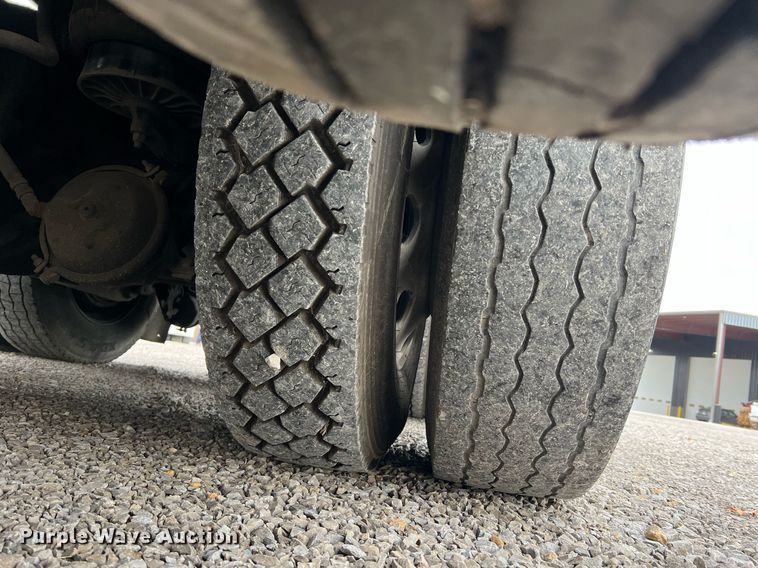 image for item NI9129 1997 Kenworth T2000  fuel truck