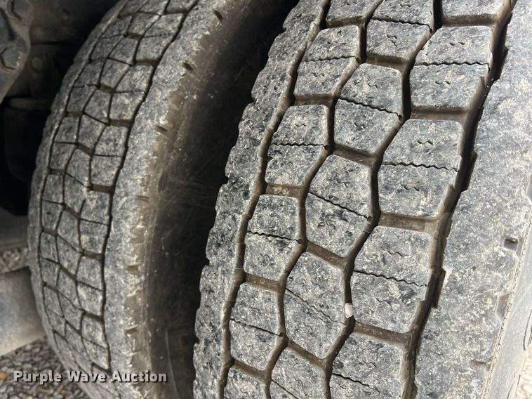 image for item NI9129 1997 Kenworth T2000  fuel truck