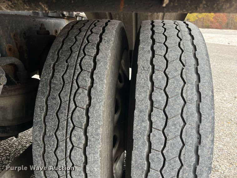 image for item NI9129 1997 Kenworth T2000  fuel truck