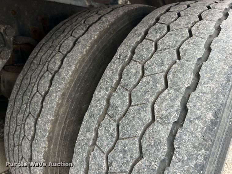 image for item NI9129 1997 Kenworth T2000  fuel truck